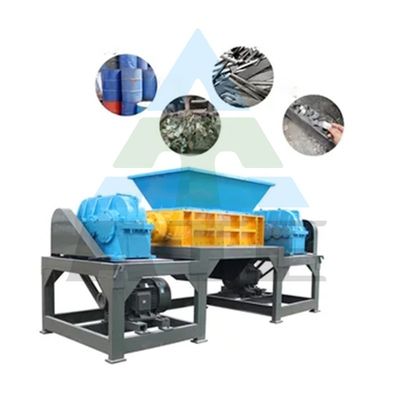 Trinciatore a doppio albero da 30 kW per la triturazione di rottami di plastica e metallo in impianti di riciclaggio pneumatici