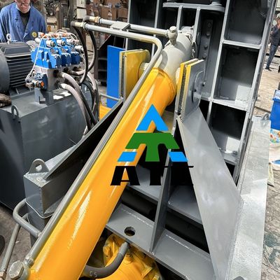 Baler idraulico per metallo 600*600 mm Dimensione del baler per scarti di ferro alluminio Pressa per auto di rame