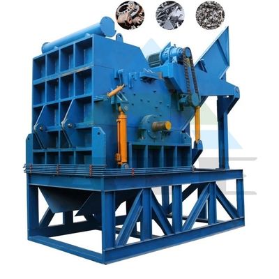 Crusher a doppio albero per la triturazione di pneumatici pesanti in ambiente industriale