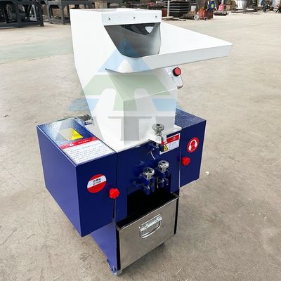 Fabbricazione di macchine per la frantumazione di rifiuti di plastica