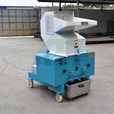 Fabbricazione di macchine per la frantumazione di rifiuti di plastica