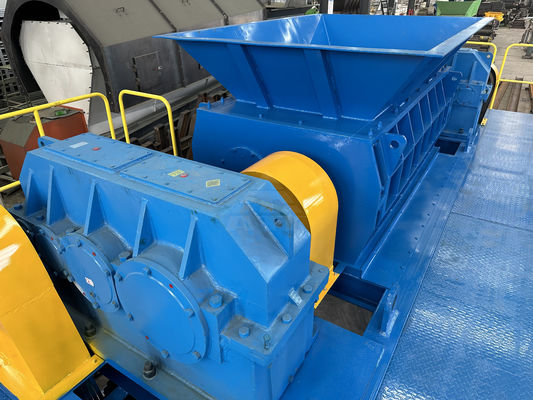 Trituratore a doppio albero per il riciclaggio della plastica metallica 5000 kg Peso 1-10 cm Prodotto finale