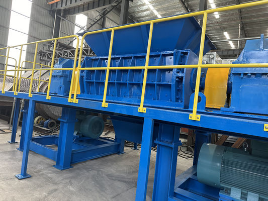 Macchina di triturazione a doppio albero per il riciclaggio personalizzato in varie industrie