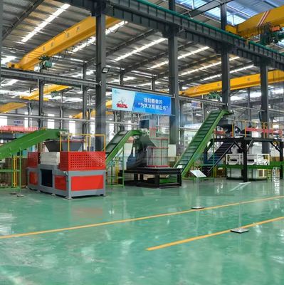 Linea di triturazione di alluminio fuso a doppio albero Macchina di frantumazione di rottami di metallo a 2200 kg di peso