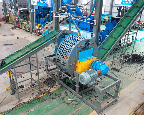 Industria del riciclaggio Tire Shredder Machine per pneumatici a filo 2200 kg Peso Progettazione durevole