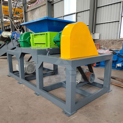 Trituratore a doppio albero per il riciclaggio di scatole di cartone bottiglie di plastica e rottami metallici