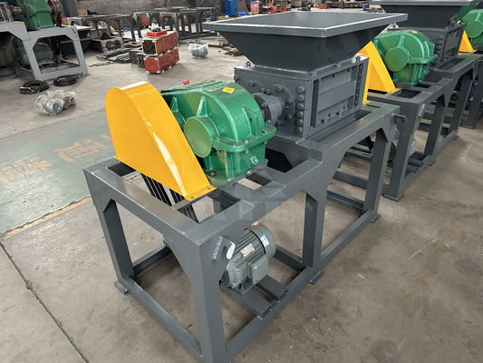 50kW Double Shaft Shredder per pallet di legno e scarti di metallo/plastica