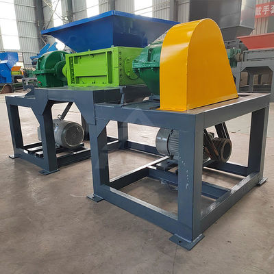 Macchina a doppio albero per la triturazione di rottami di bottiglie di plastica, metalli e cartoni