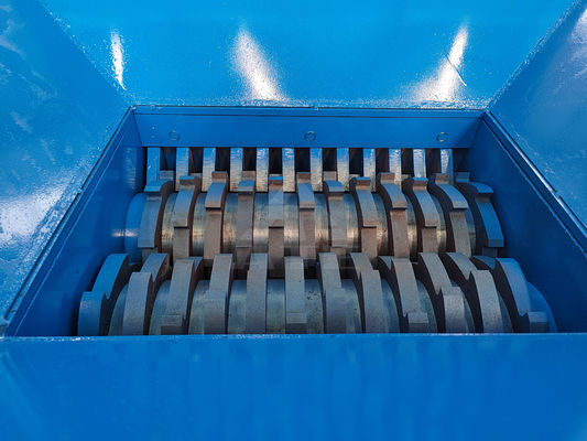Trituratore a doppio albero ricicla in modo efficiente rottami di metallo e plastica con facile utilizzo