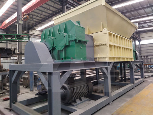 Trituratore automatico a doppio albero a due alberi per il riciclaggio di rottami di tubi metallici