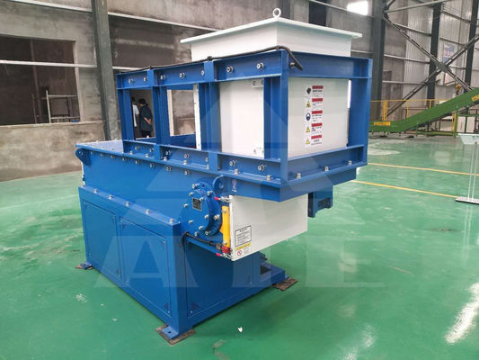 Trituratore a singolo albero da 22 kW per il riciclaggio di cartone e carta di plastica ad alta capacità