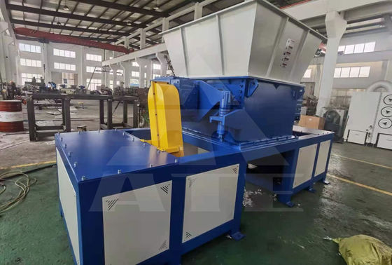 Trituratore di riciclaggio di cartone a singolo albero per rifiuti di plastica di laboratorio in fase di progettazione