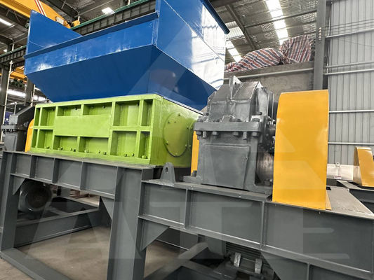 Macchina di triturazione multifunzione per la gestione dei rifiuti di plastica e vetro negli alberghi