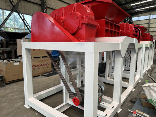 Dispositivo di triturazione dei tessuti metallici per bottiglie in PET
