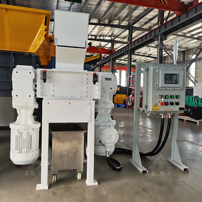 Macchine per il riciclaggio di rottami di metalli di plastica Trinciatrici a quattro assi per raggiungere il tasso standard
