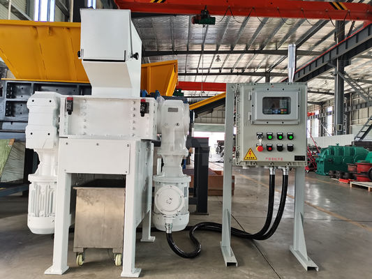 Macchine per il riciclaggio di rottami di metalli di plastica Trinciatrici a quattro assi per raggiungere il tasso standard