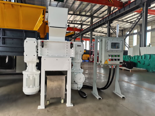 Macchine per il riciclaggio di rottami di metalli di plastica Trinciatrici a quattro assi per raggiungere il tasso standard