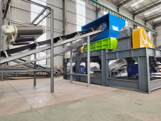 Trituratore per auto in plastica ABS a doppio albero ideale per il riciclo dei rifiuti in vari settori industriali
