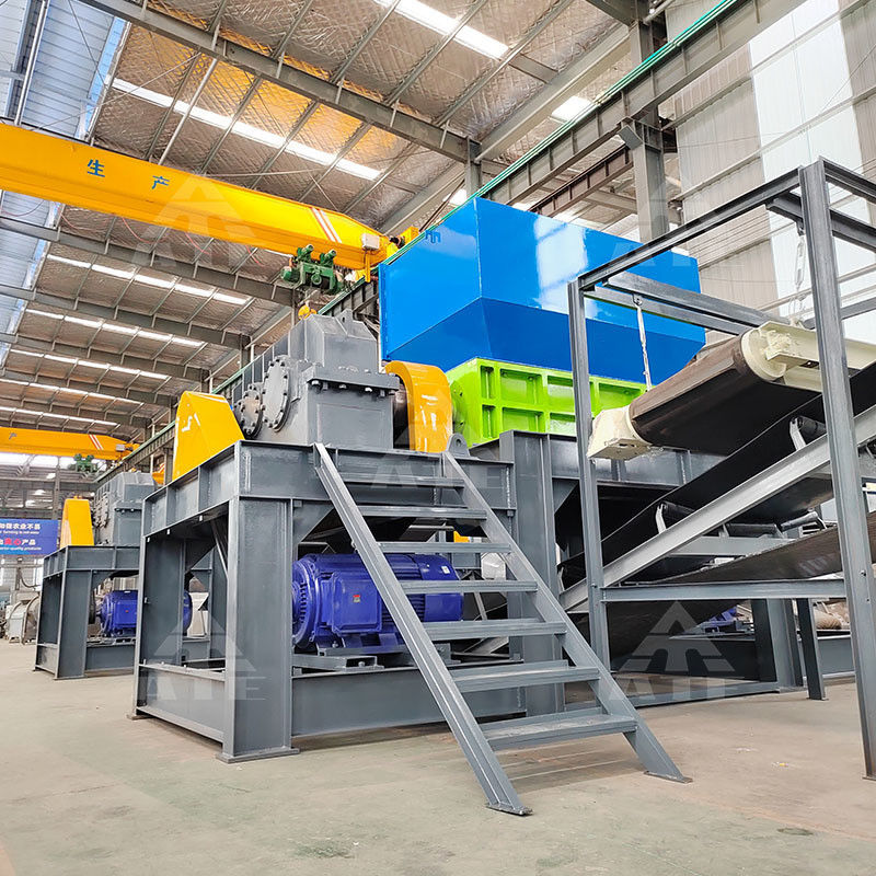 Poltrone di plastica Scrap Crusher di metallo Trinciatore con motore Famosa Double Shaft Trinciatore di schiuma